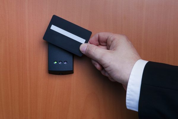 نحوه کار قفل اثر کارتی