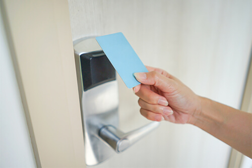 قفل کارتی با کارت RFID