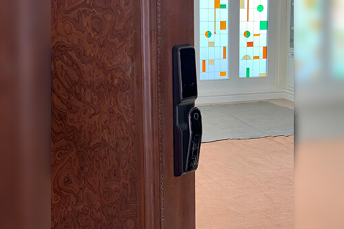انواع قفل درب آپارتمان هوشمند
